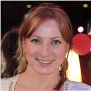 Sono insegnante d'arte, laureata in scenografa, offro lezioni di figura e ornato disegnato; disegno per odontotecnici; disegno tecnico, storia dell'arte, storia e disegno della scenografa e del costume teatrale. Sono di Torino. Angela